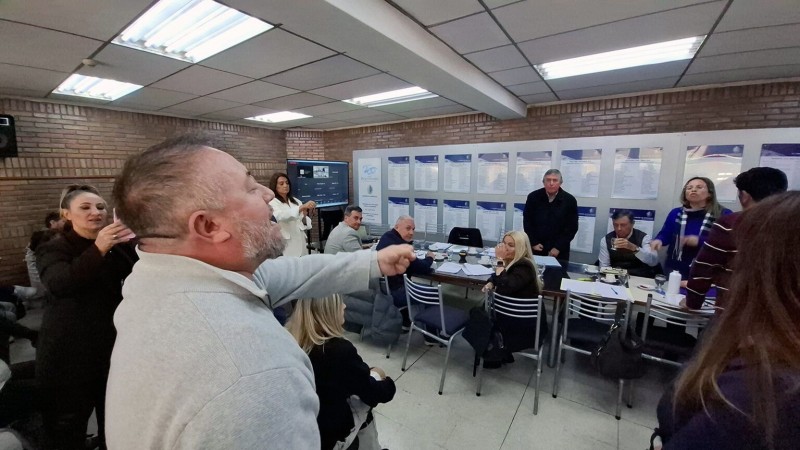 El secretario general de ATE anunció que comienza un plan de lucha por 14 paritarias sin resolver